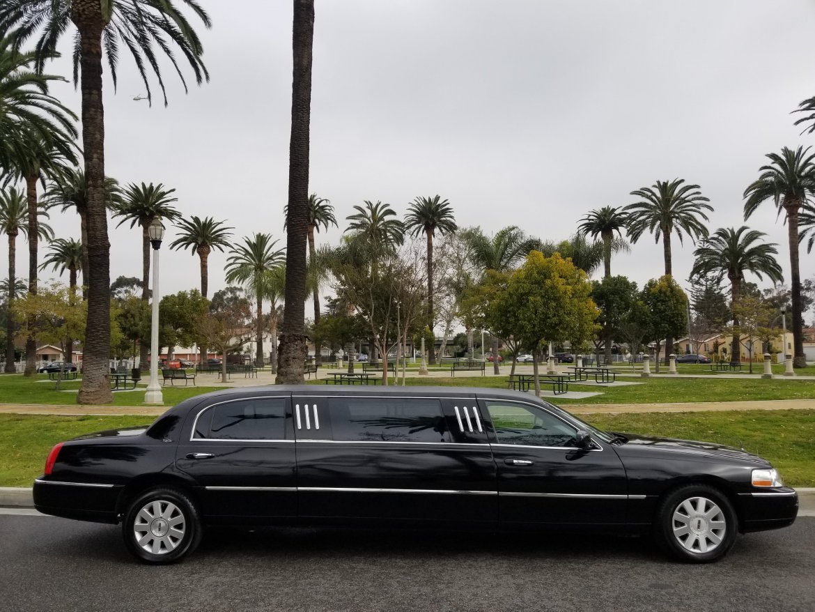 Limousine for sale: 2006 Lincoln Lincoln 72" by royale coach builders