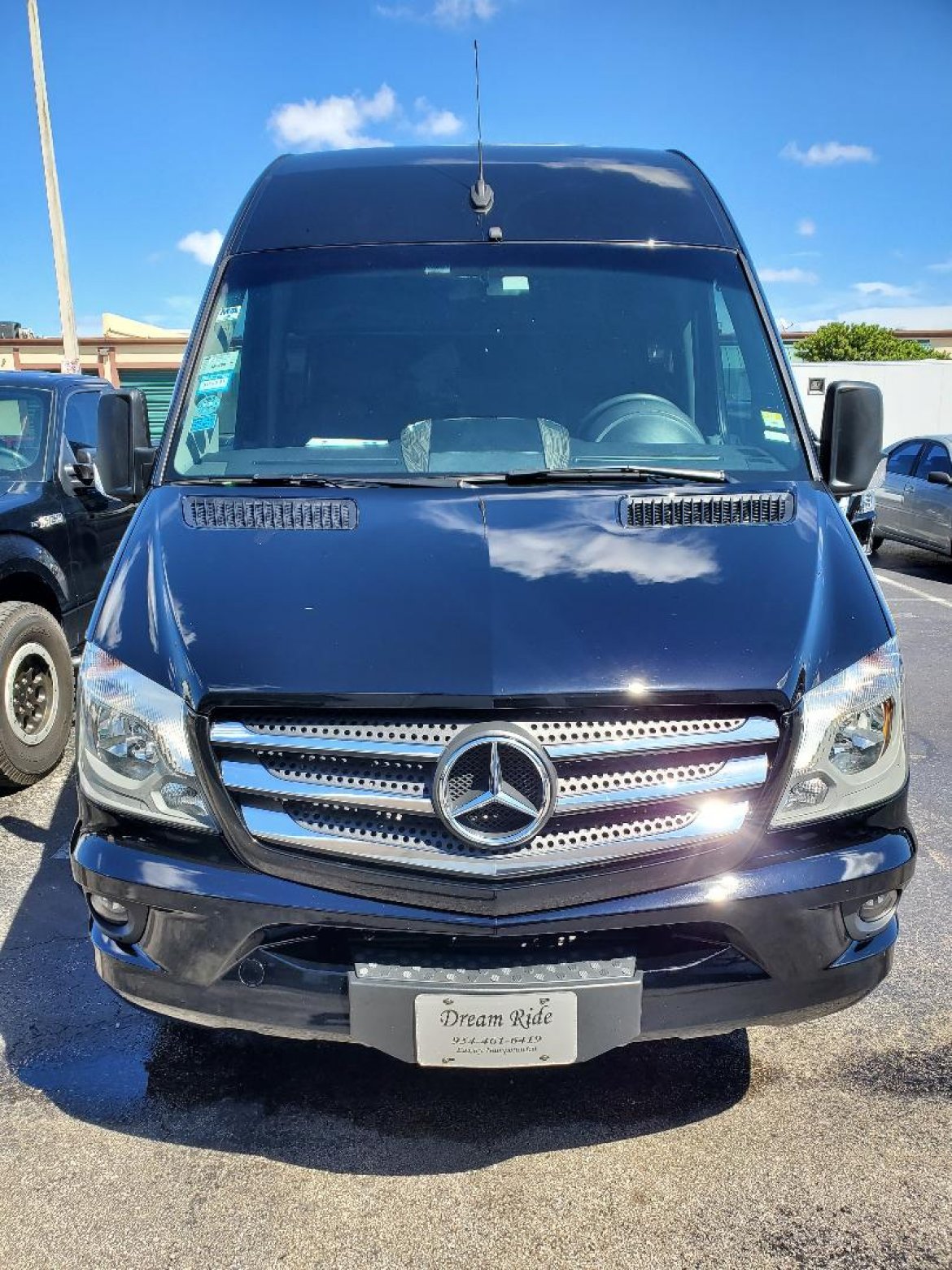 Limo Bus for Sale in Margate, FL - Photo 9