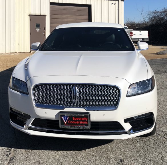 2017 Lincoln Continental Limousine for Sale in Chesterfield, MO - Photo 2