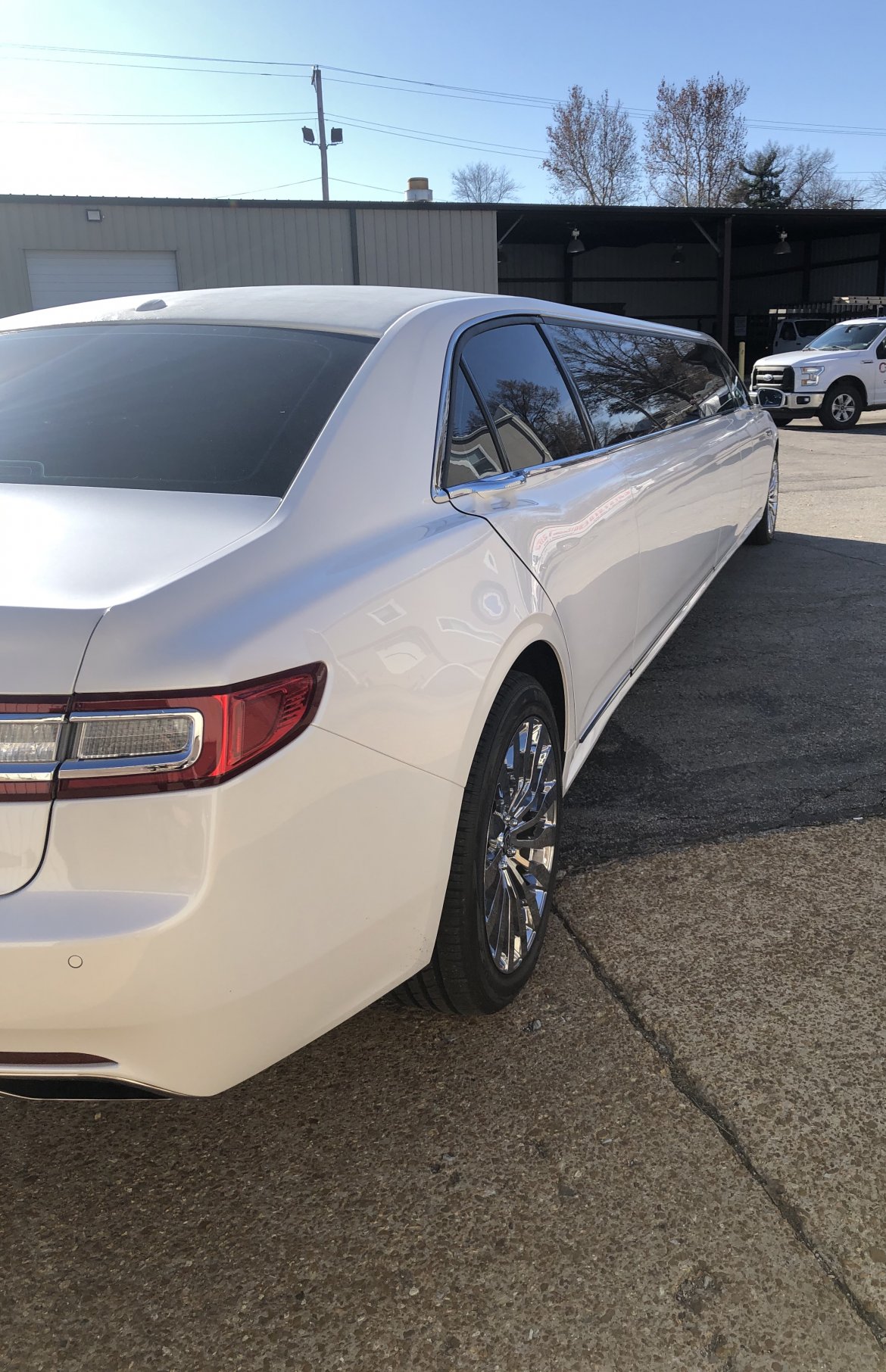 Limousine for Sale in Chesterfield, MO - Photo 5