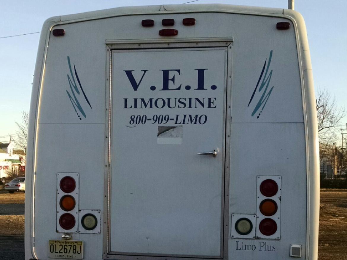 Photo of Limo Bus for sale: 1999 Ford E 450 by Arcola