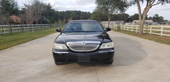 2007 Lincoln Town Car Limousine for Sale in Houston, TX - Photo 2
