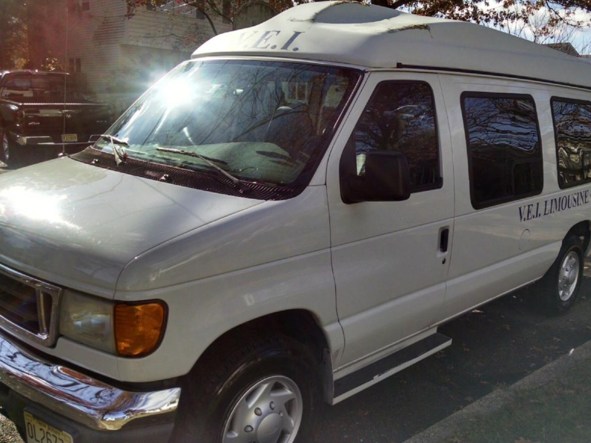 Used 2004 Ford E 250 for sale in Aberdeen, NJ WS10296 We Sell Limos