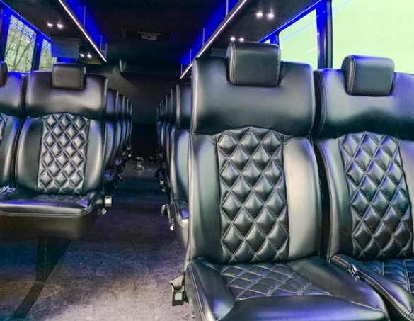 2014 Ford F550 Shuttle Bus for Sale in Sonoma, CA - Photo 2