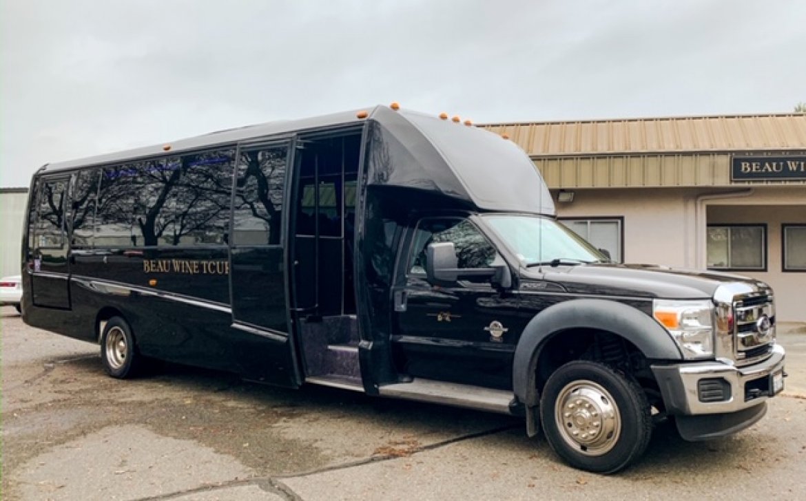 Shuttle Bus for sale: 2014 Ford F550 by Grech