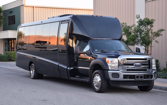 2015 Ford F-550 Shuttle Bus for Sale in Fontana, CA - Main Photo