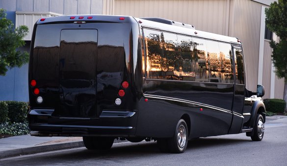 2015 Ford F-550 Shuttle Bus for Sale in Fontana, CA - Photo 3