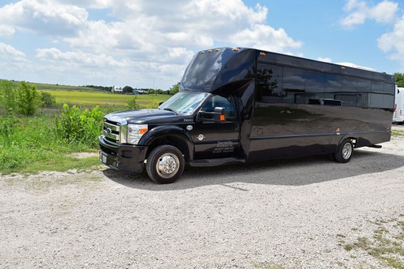 2015 Ford F550 Limo Bus for Sale in Austin, TX - Photo 3