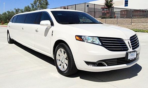 2019 Lincoln MKT Limousine for Sale in Oaklyn, NJ - Main Photo