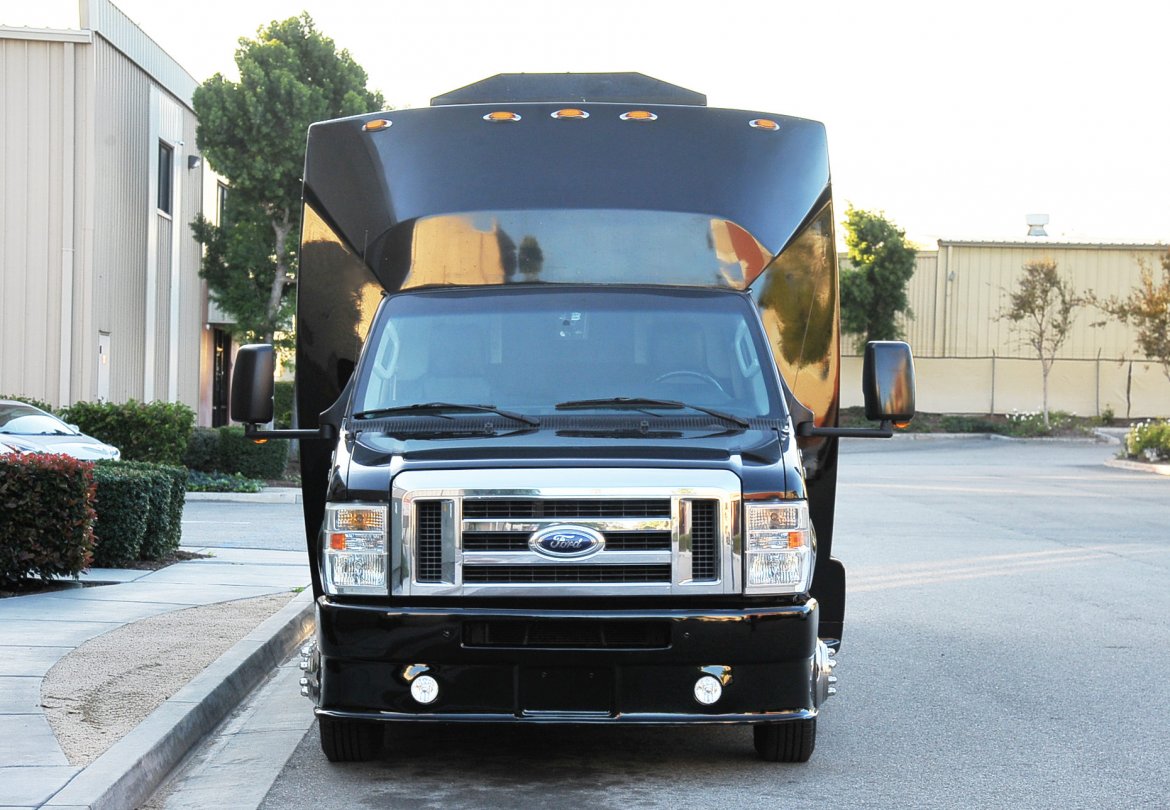 Limo Bus for Sale in Fontana, CA - Photo 8