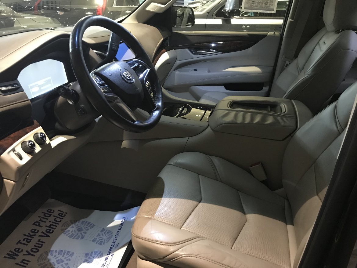 SUV for Sale in New York City, NY - Photo 4