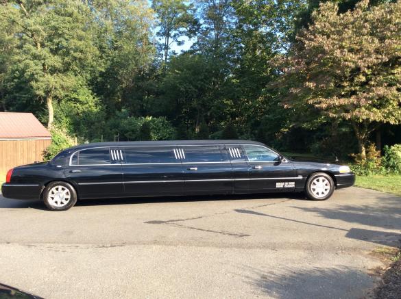 2007 Lincoln Town Car Limousine for Sale in Burlington , AL - Main Photo