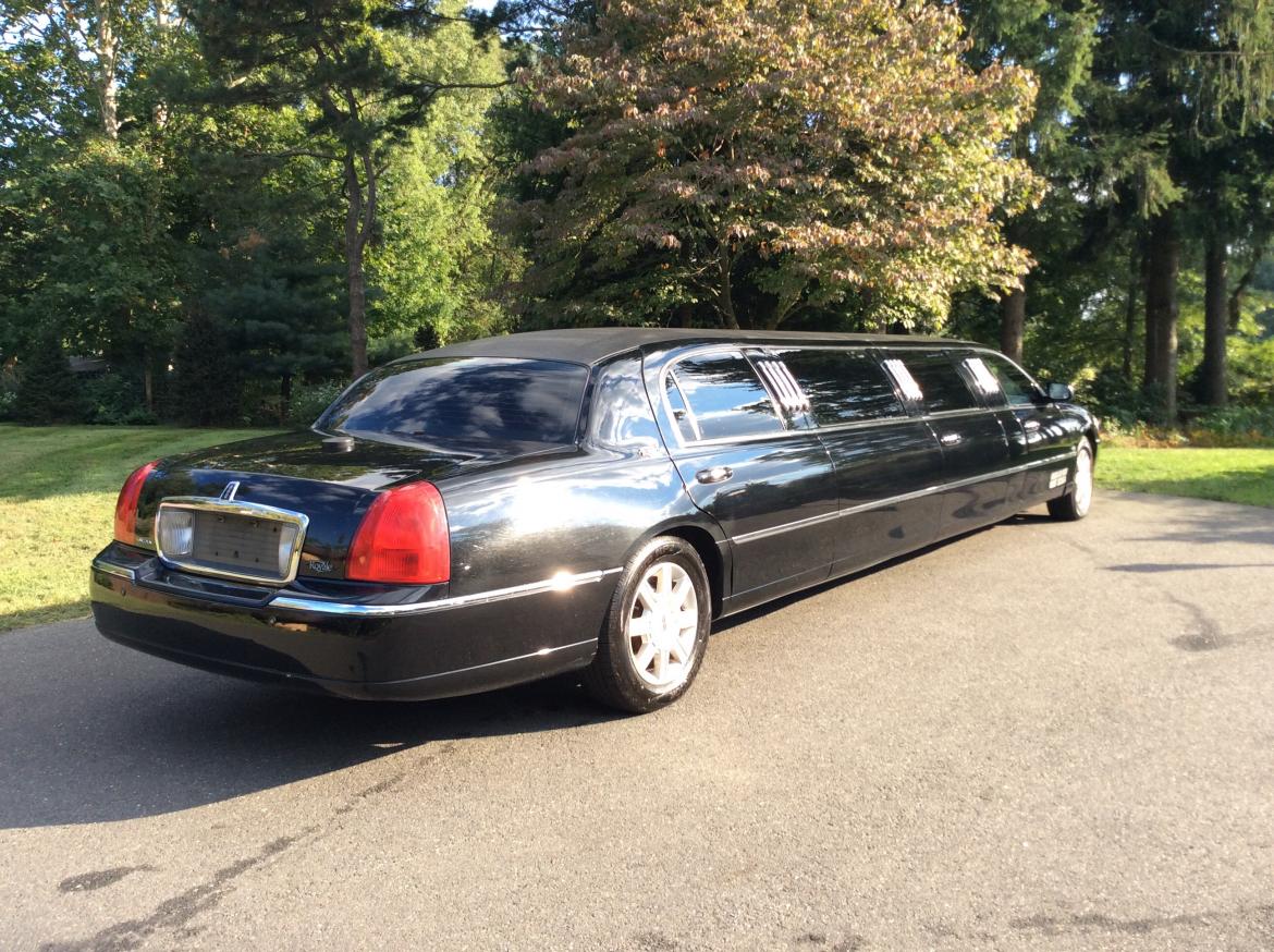 Photo of Limousine for sale: 2007 Lincoln Town Car 120&quot; by Royale