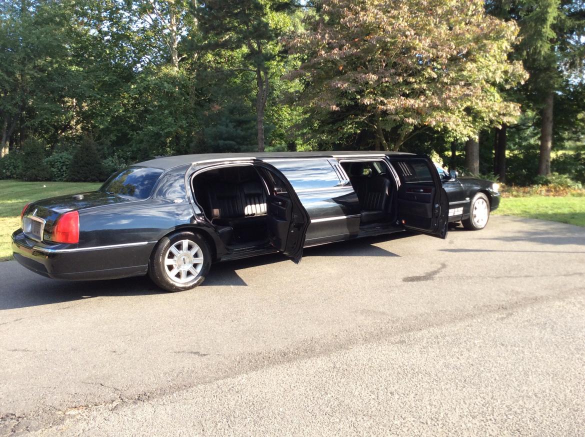 Photo of Limousine for sale: 2007 Lincoln Town Car 120&quot; by Royale