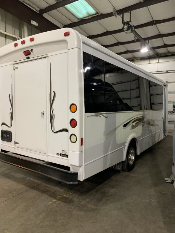 2011 Ford E-450 Limo Bus for Sale in Erie, PA - Photo 3