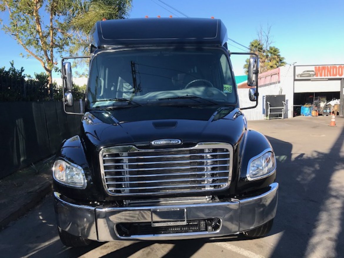 Executive Shuttle for sale: 2018 Freightliner GM 40 40&quot; by Grech