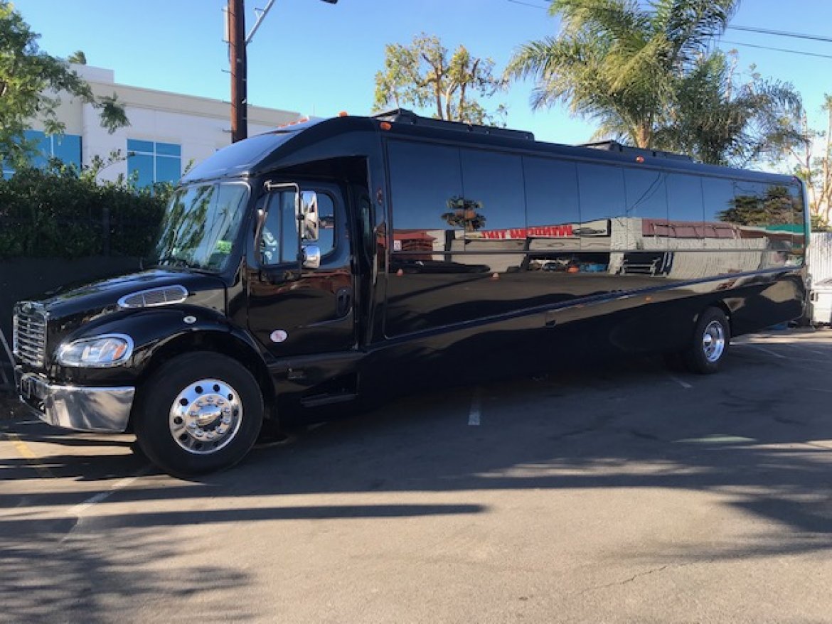 Executive Shuttle for Sale in Riverside, CA - Photo 3