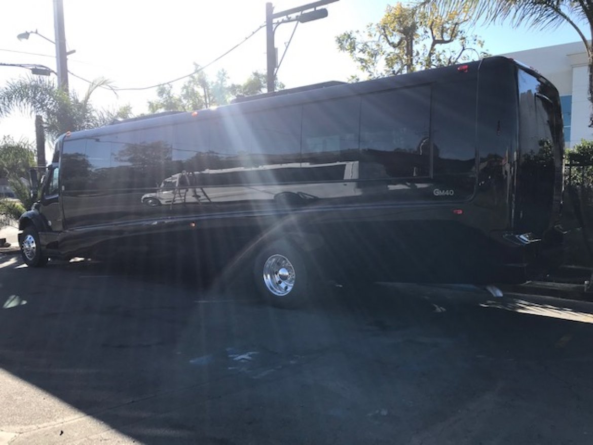 Executive Shuttle for Sale in Riverside, CA - Photo 5