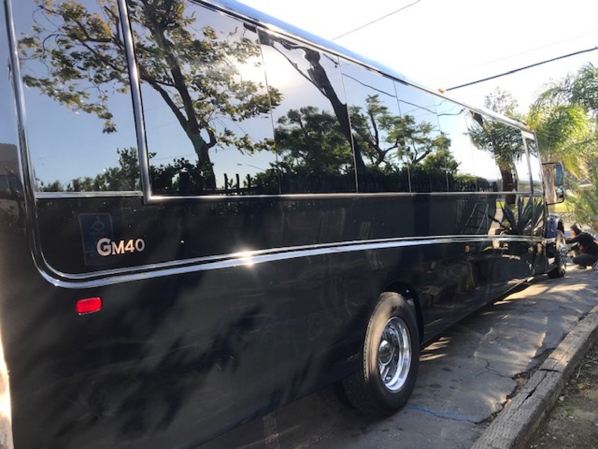 Executive Shuttle for Sale in Riverside, CA - Photo 7