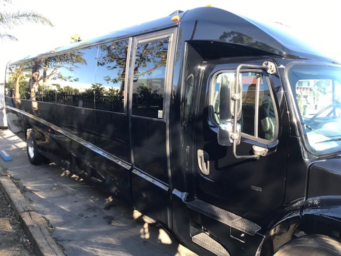 Executive Shuttle for Sale in Riverside, CA - Photo 8