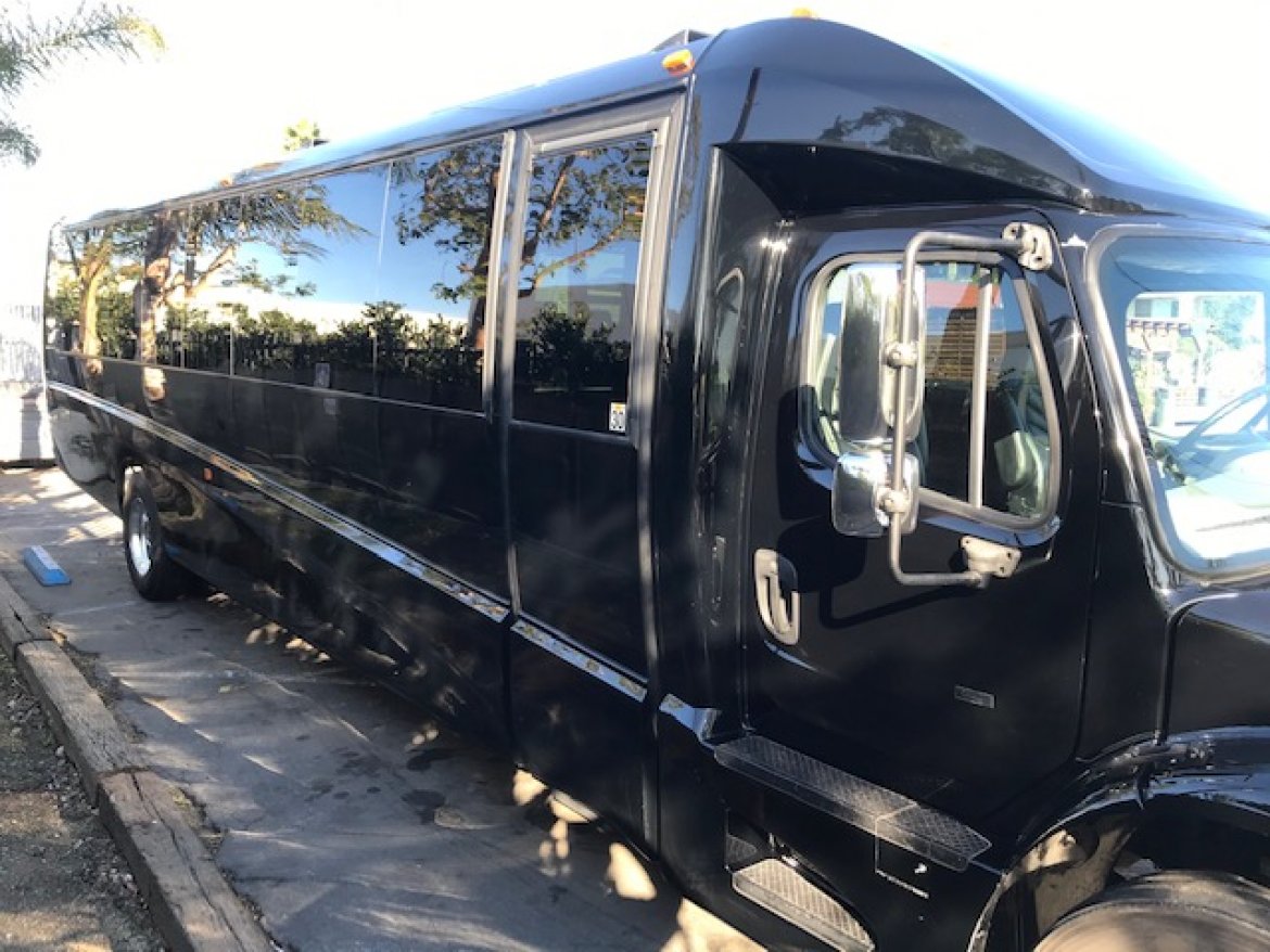 Executive Shuttle for Sale in Riverside, CA - Photo 9