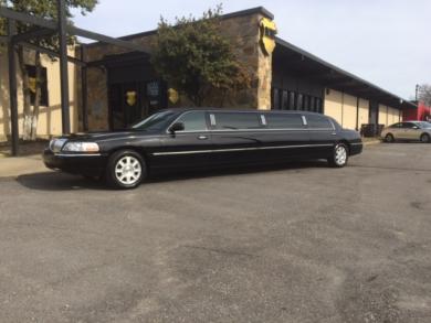 2011 Lincoln Town Car Limousine for Sale in Richmond, VA - Photo 2