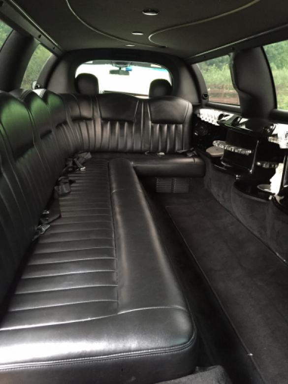 2009 Lincoln 120 inch Limousine for Sale in Holmdel, NJ - Photo 3