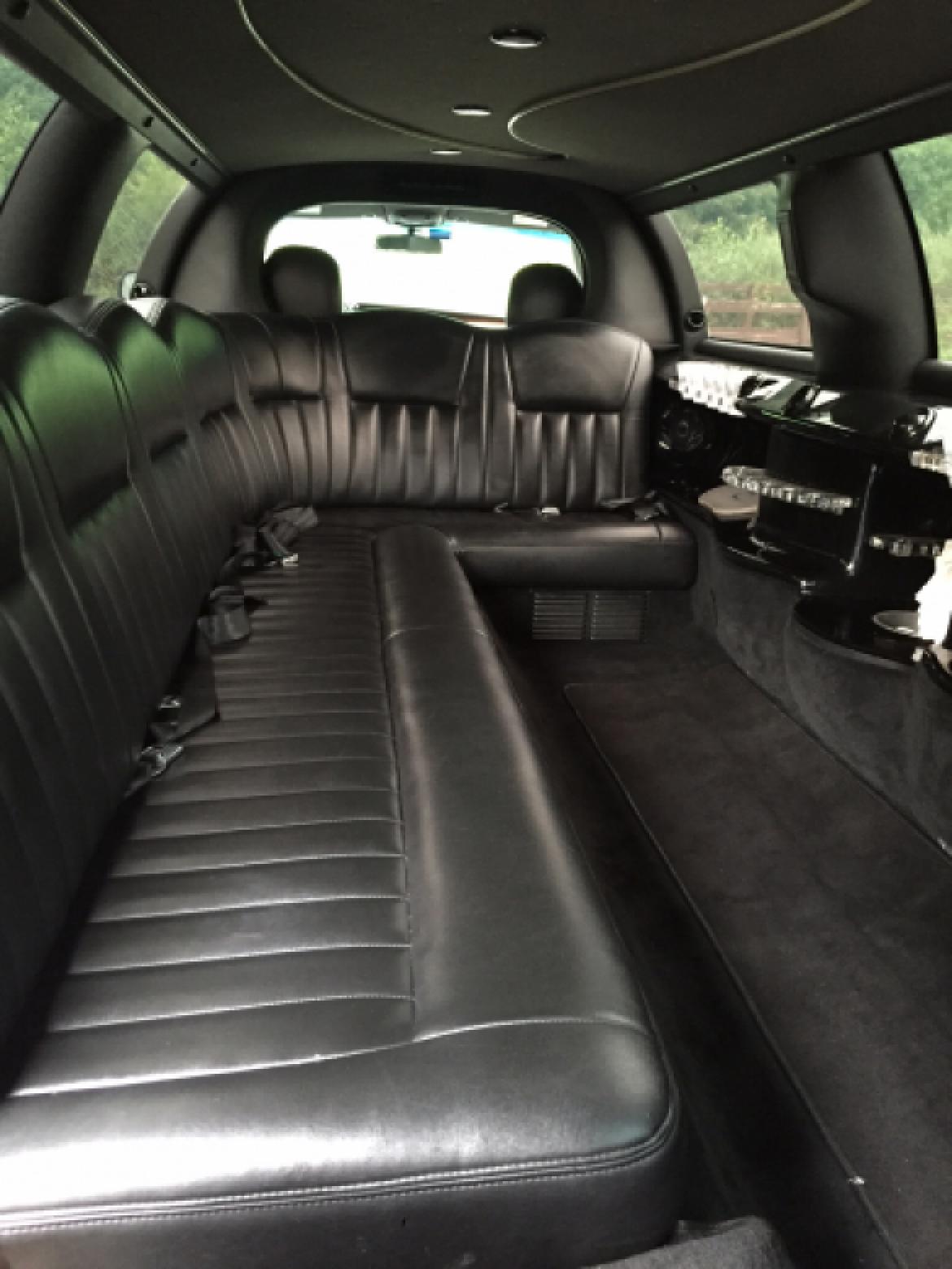 Photo of Limousine for sale: 2009 Lincoln 120 inch  by Royale