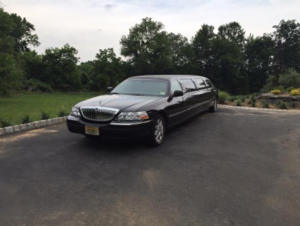 2009 Lincoln 120 inch Limousine for Sale in Holmdel, NJ - Photo 2