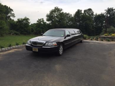 2009 Lincoln 120 inch Limousine for Sale in Holmdel, NJ - Photo 2