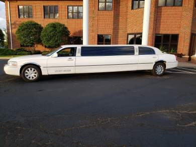 2005 Lincoln Town Car Limousine for Sale in Erie, Pennsylvania, US - Photo 3