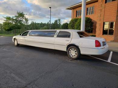 2005 Lincoln Town Car Limousine for Sale in Erie, Pennsylvania, US - Photo 4