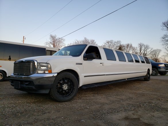 2002 Ford Excursion SUV Stretch for Sale in Erie, PA - Main Photo
