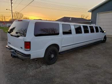 2002 Ford Excursion SUV Stretch for Sale in Erie, Pennsylvania, US - Photo 3