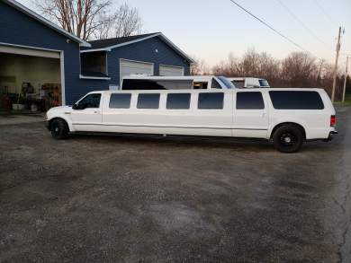2002 Ford Excursion SUV Stretch for Sale in Erie, Pennsylvania, US - Photo 4