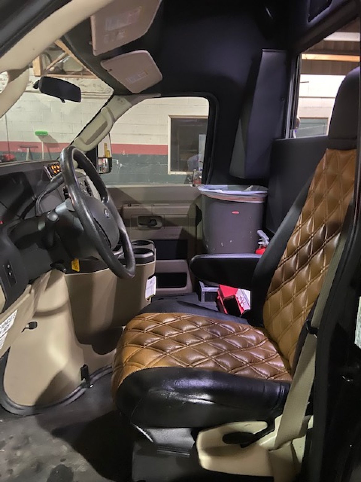 Limo Bus for Sale in Erie, PA - Photo 17