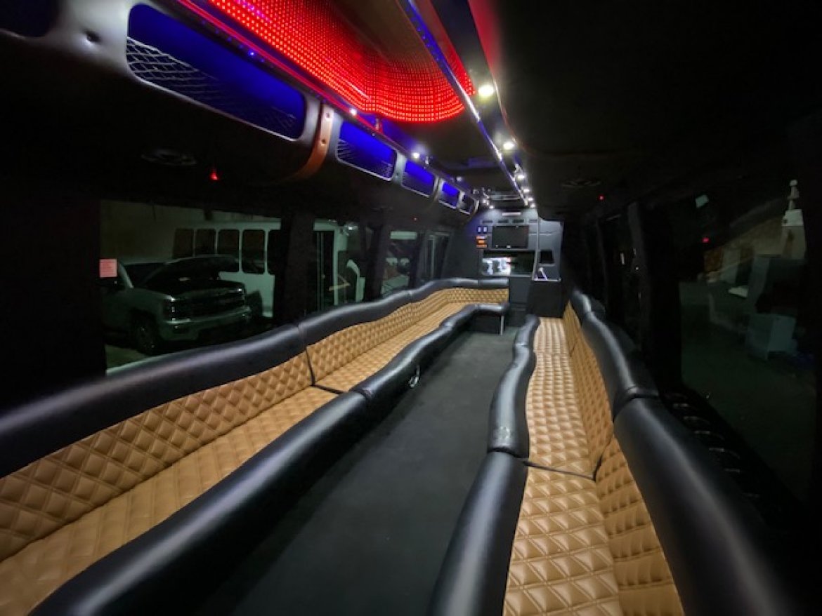 Limo Bus for Sale in Erie, PA - Photo 23