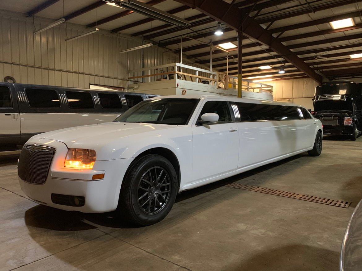 Limousine for Sale in Erie, PA - Photo 5