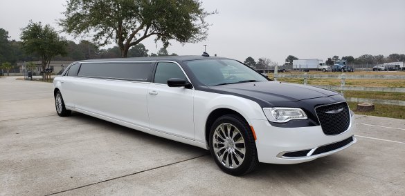 2016 Chrysler 300 Limousine for Sale in Houston, TX - Main Photo
