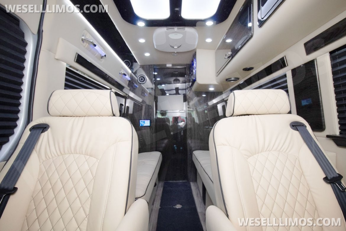 2026 Ultimate Toys Mercedes-Benz 3500 170"  Class B Sprinter Van - Photo 5
