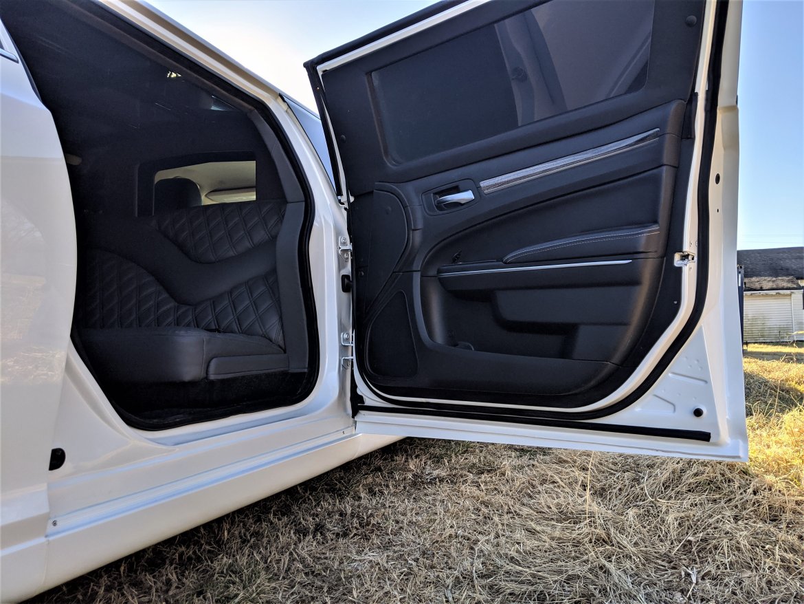 Limousine for Sale in springfield, MO - Photo 2
