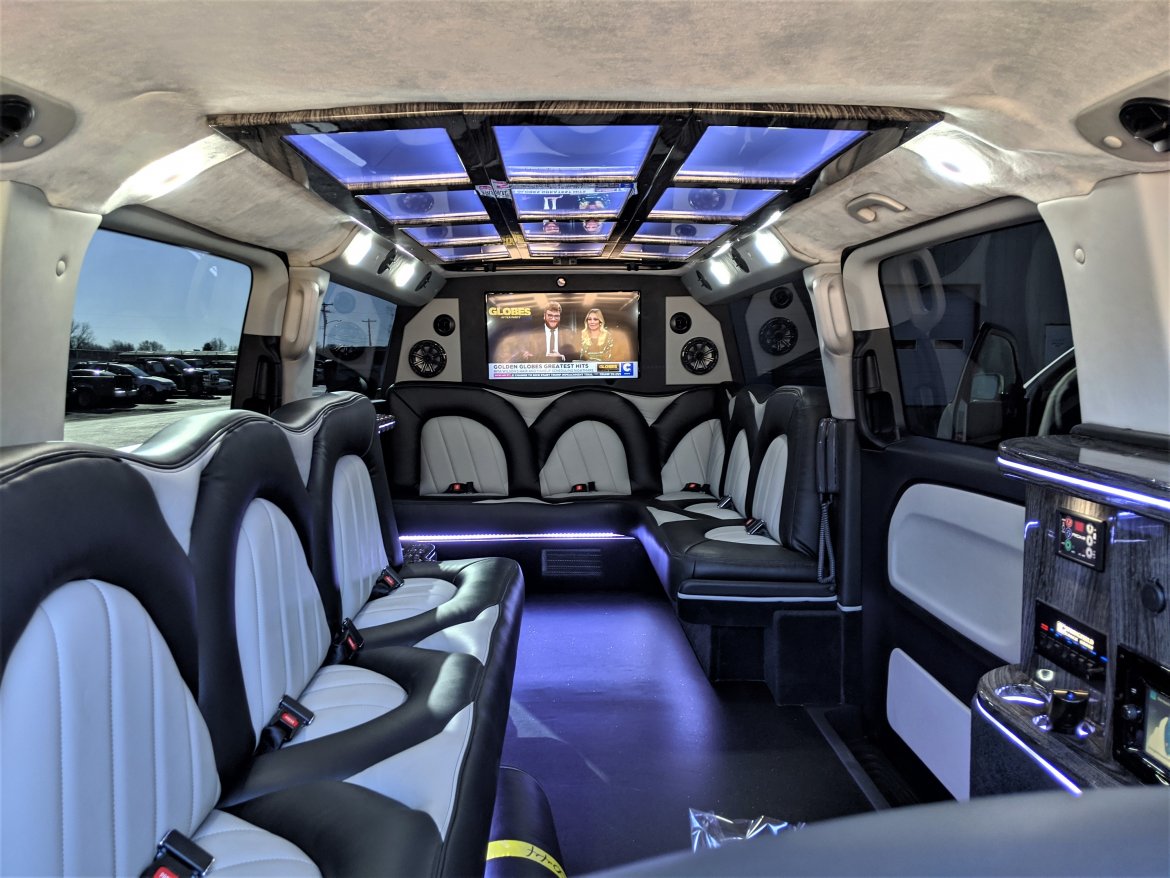 12 Passenger 80" stretch Mercedes-Benz V-Class  Limousine - Photo 2