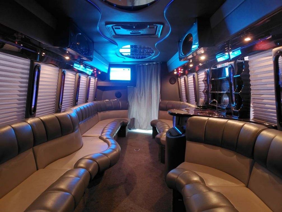 Limo Bus for Sale in Fontana, CA - Photo 11