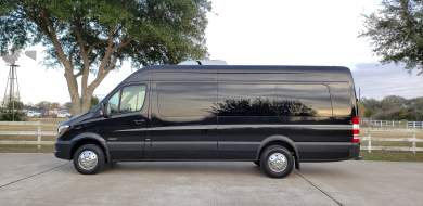 2017 Mercedes-Benz Sprinter 3500 170" EXT Sprinter for Sale in Houston, Texas, US - Photo 4