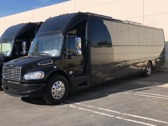 2018 Freightliner EG 40-B Executive Shuttle for Sale in Riverside, CA - Photo 2