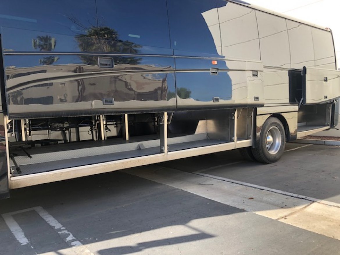 Executive Shuttle for Sale in Riverside, CA - Photo 4