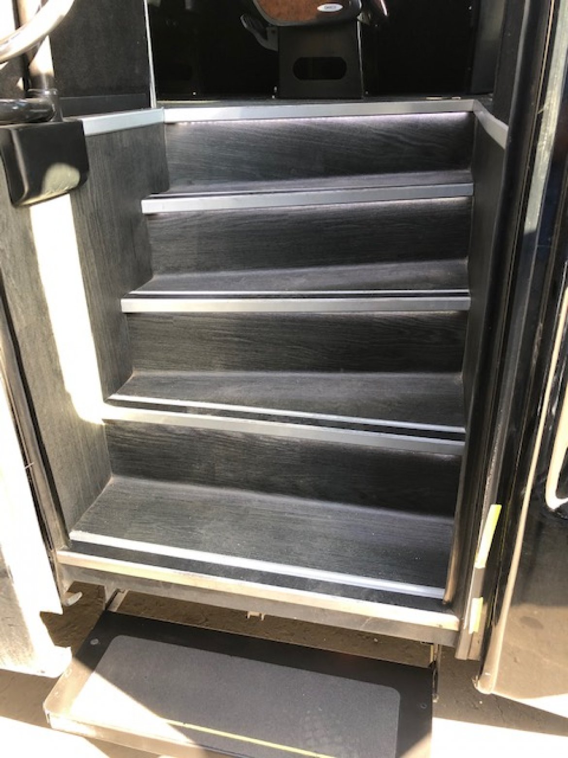 Executive Shuttle for Sale in Riverside, CA - Photo 9