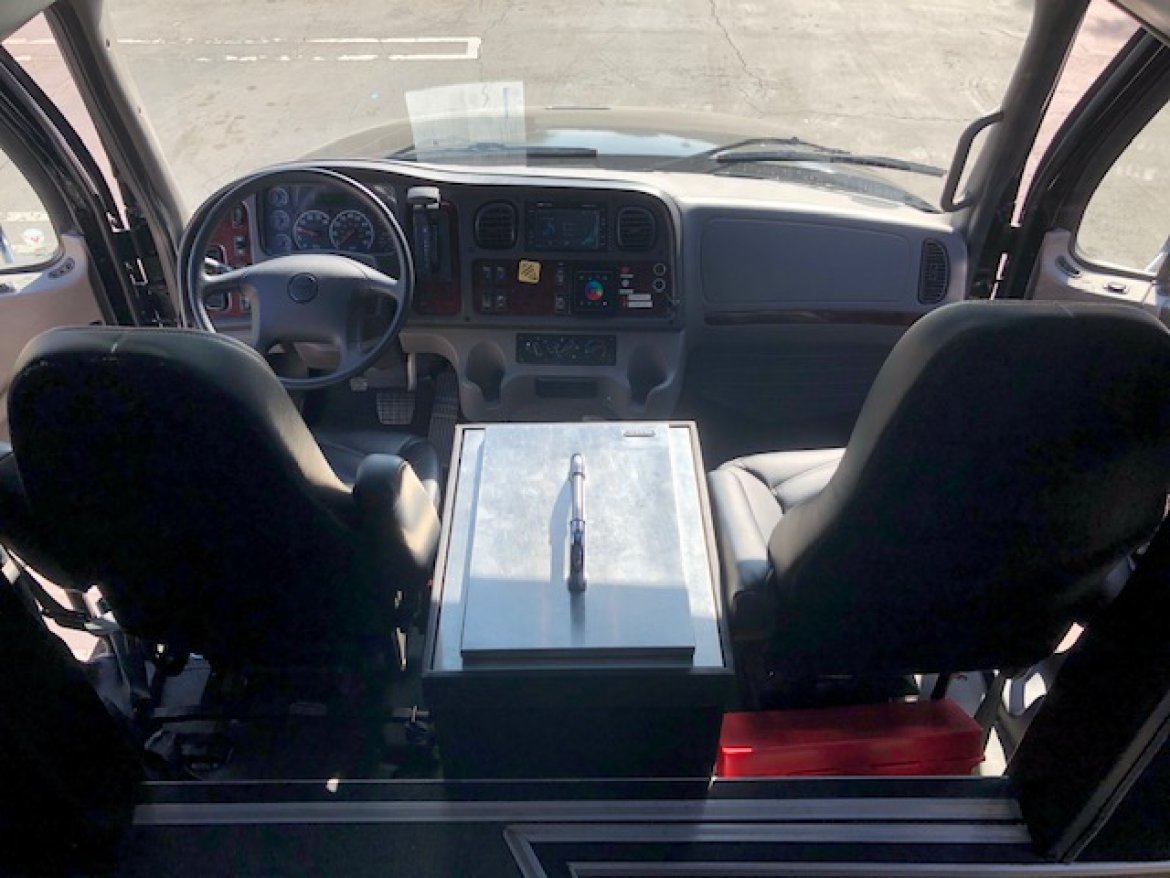 Executive Shuttle for Sale in Riverside, CA - Photo 10