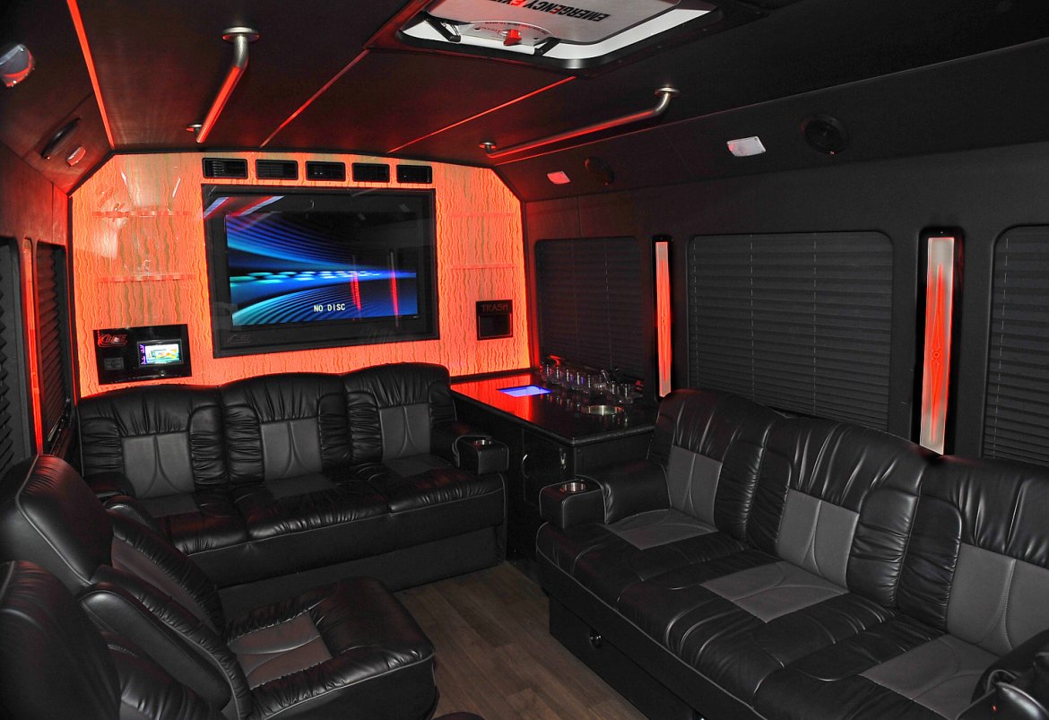 Limo Bus for Sale in Fontana, CA - Photo 11