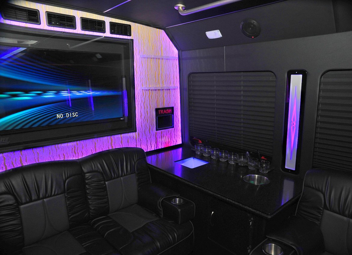 Limo Bus for Sale in Fontana, CA - Photo 15